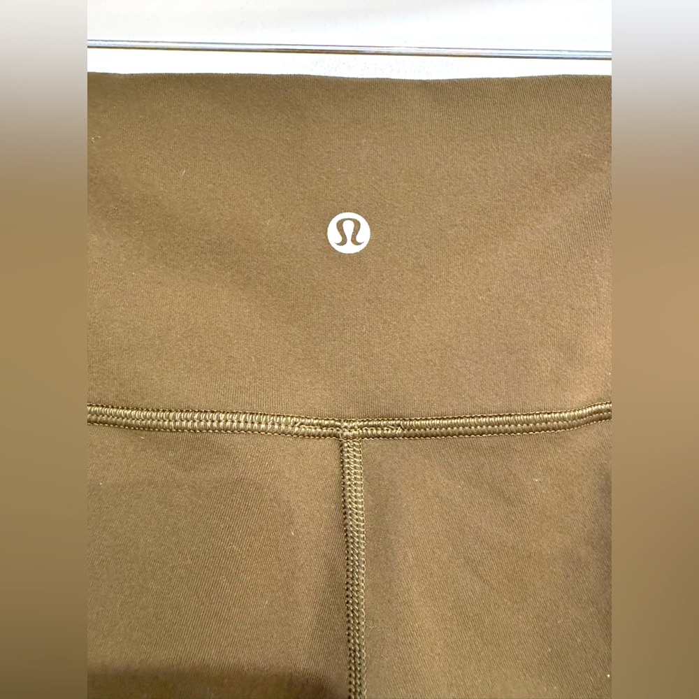 Lululemon Olive Green 3/4 Cotton Leggings – Size 8